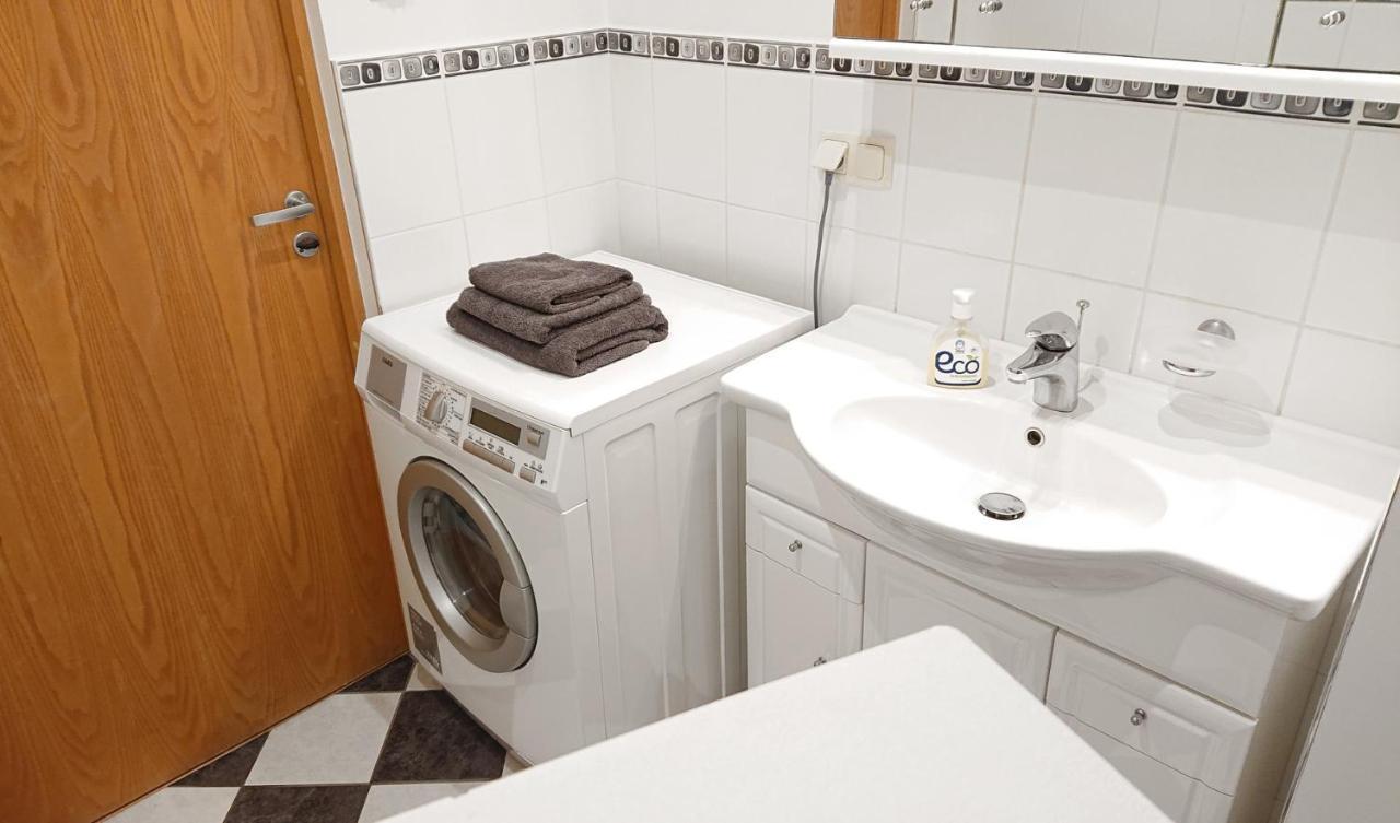 Riga City Center Quiet Apartment With Free Private Parking Eksteriør billede