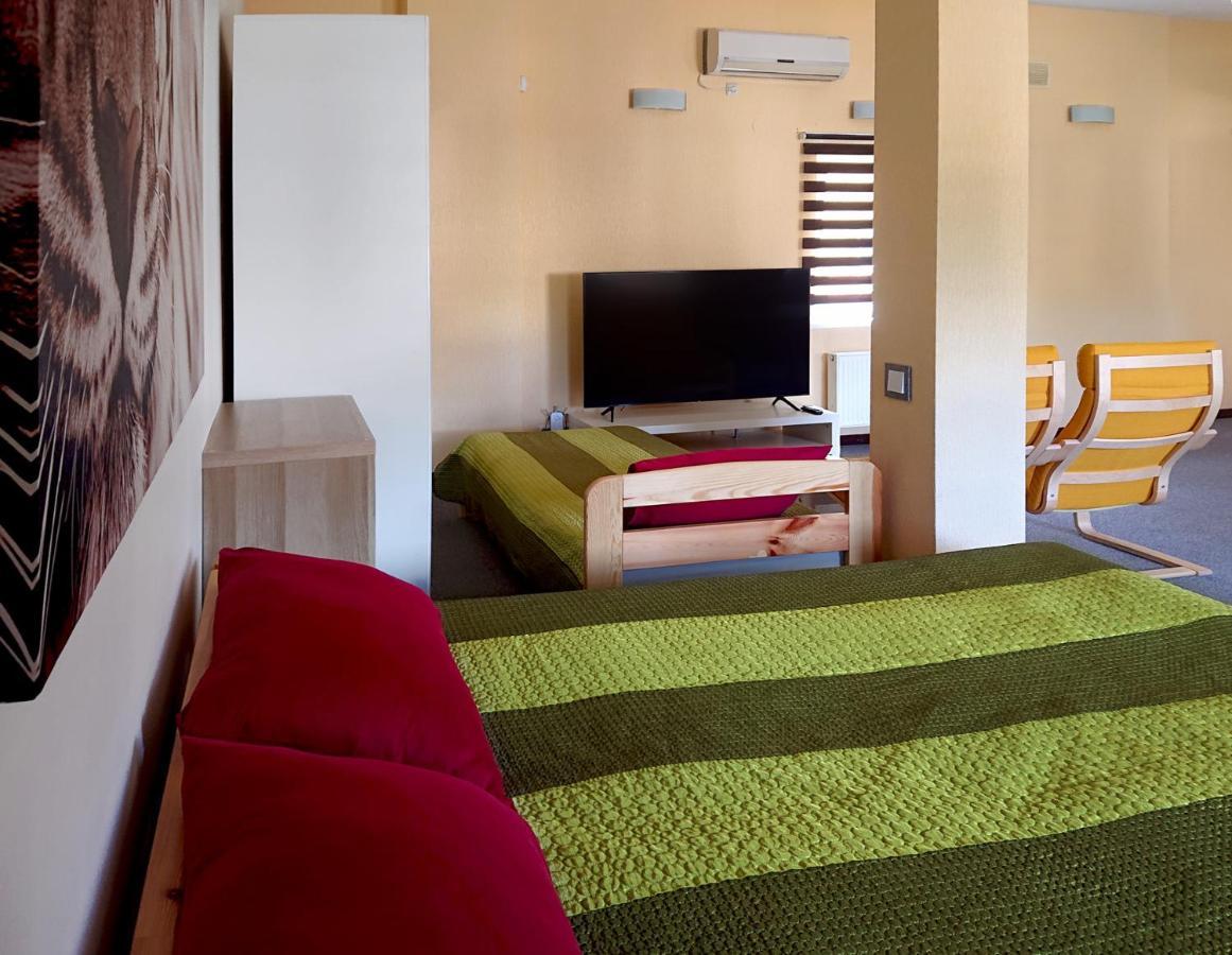 Riga City Center Quiet Apartment With Free Private Parking Eksteriør billede